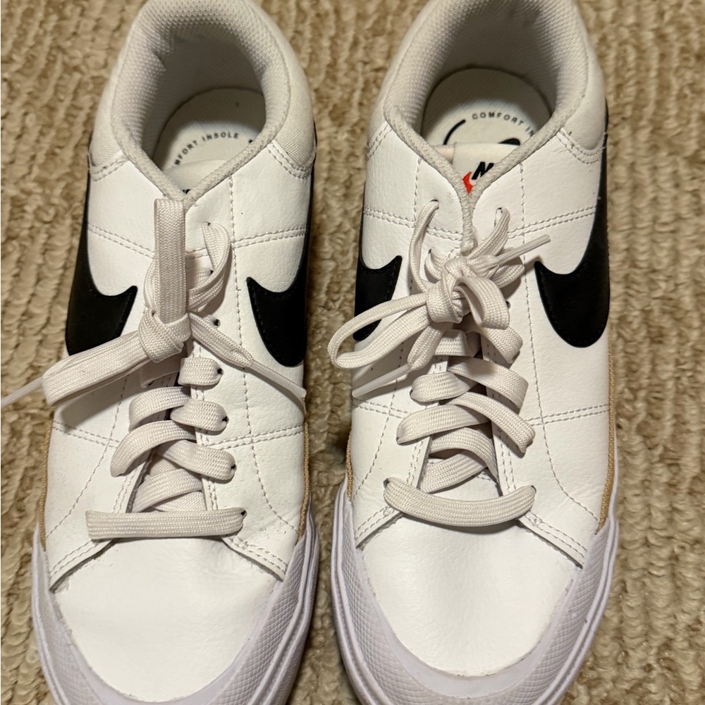 Nike White and Black Sneakers - Picture 2 of 7